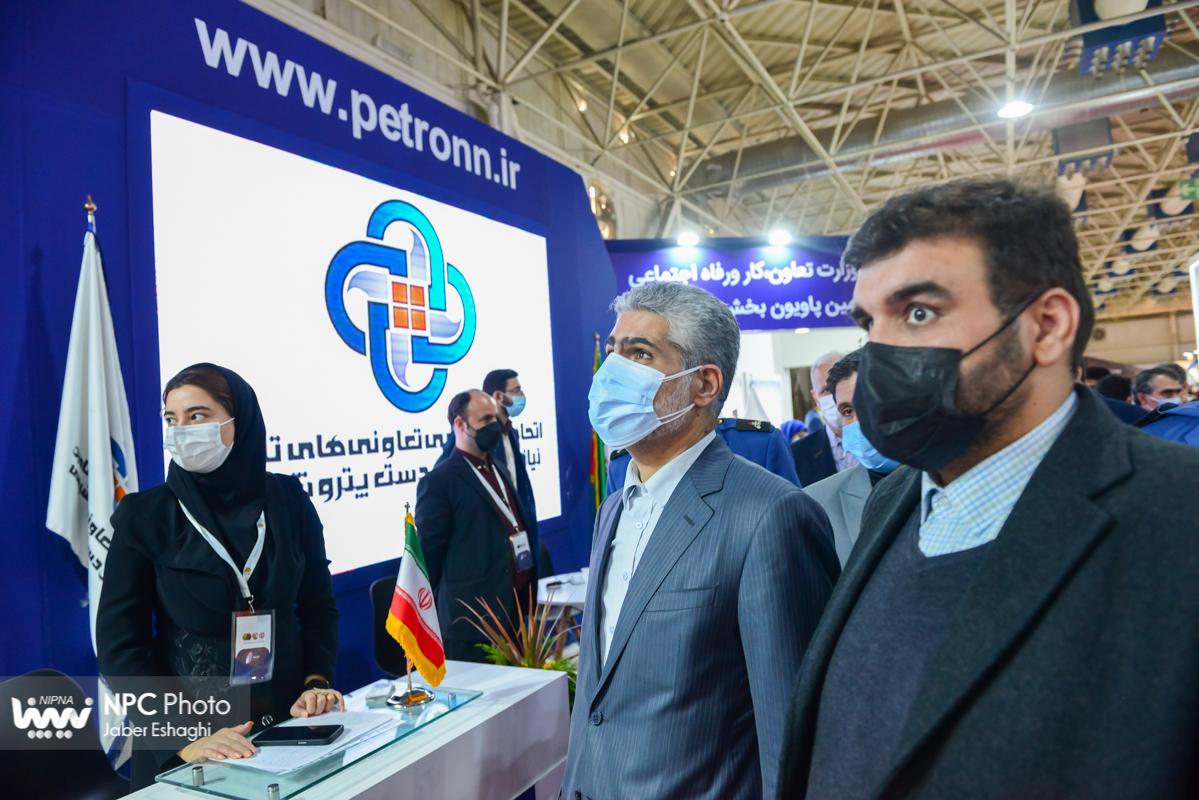 بازدید رئیس هیئت‌رئیسه صندوق‌های بازنشستگی صنعت نفت از پانزدهمین نمایشگاه بین المللی ایران پلاست 13