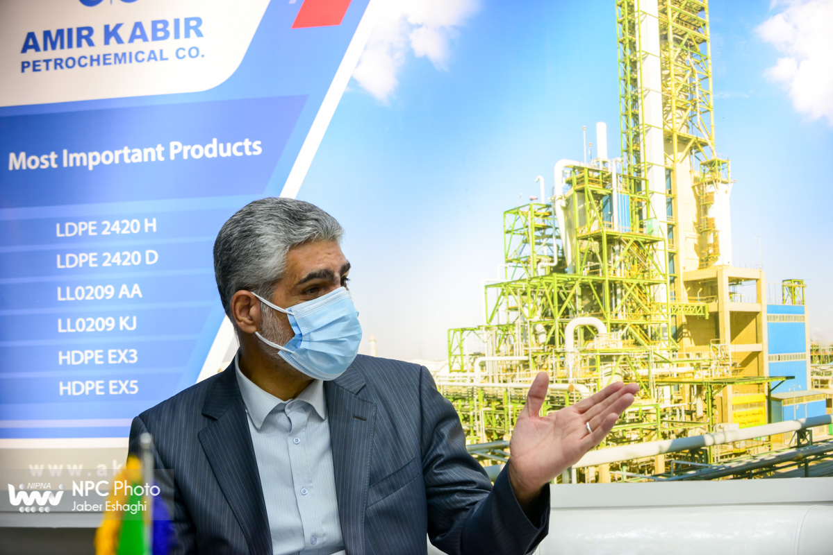 بازدید رئیس هیئت‌رئیسه صندوق‌های بازنشستگی صنعت نفت از پانزدهمین نمایشگاه بین المللی ایران پلاست 14