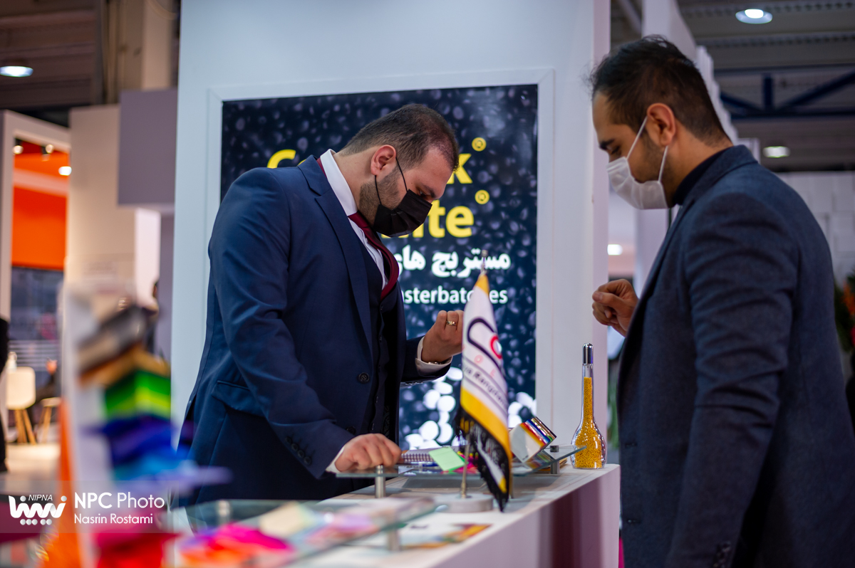 سالن 44 در چهارمین روز از پانزدهمین نمایشگاه بین المللی ایران پلاست 8