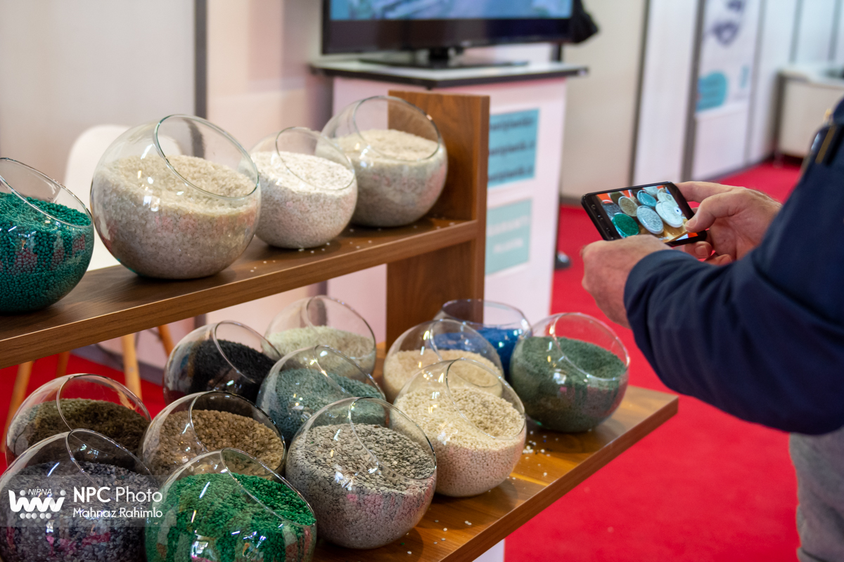 سالن 43 در چهارمین روز از پانزدهمین نمایشگاه بین المللی ایران پلاست 1