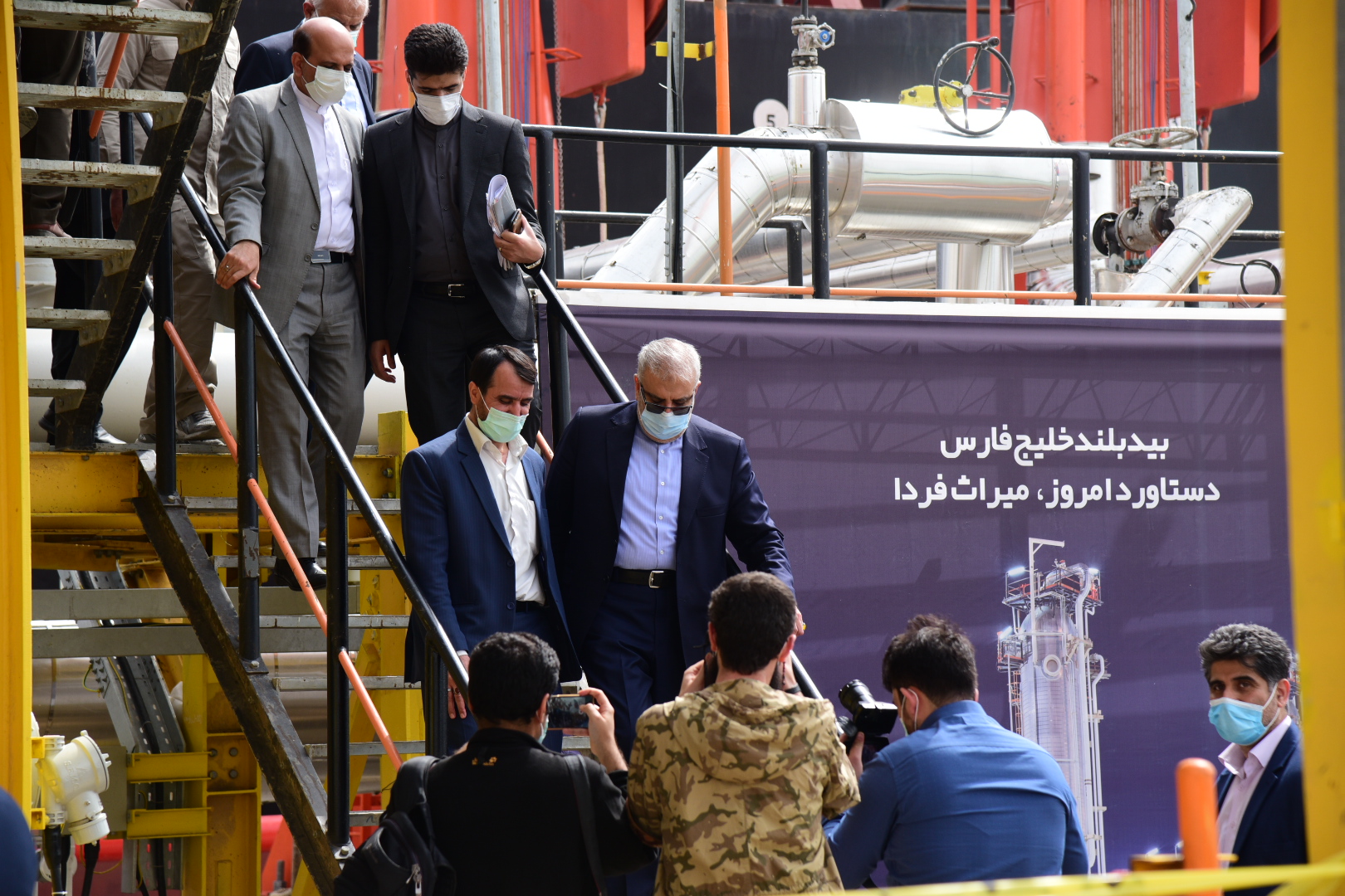 : آیین بهره‌برداری از تأسیسات و مخازن ذخیره‌سازی و اسکله شرکت پالایش گاز بیدبلند خلیج فارس و 91 نشست شورای راهبردی منطقه ویژه اقتصادی پتروشیمی ماهشهر 7