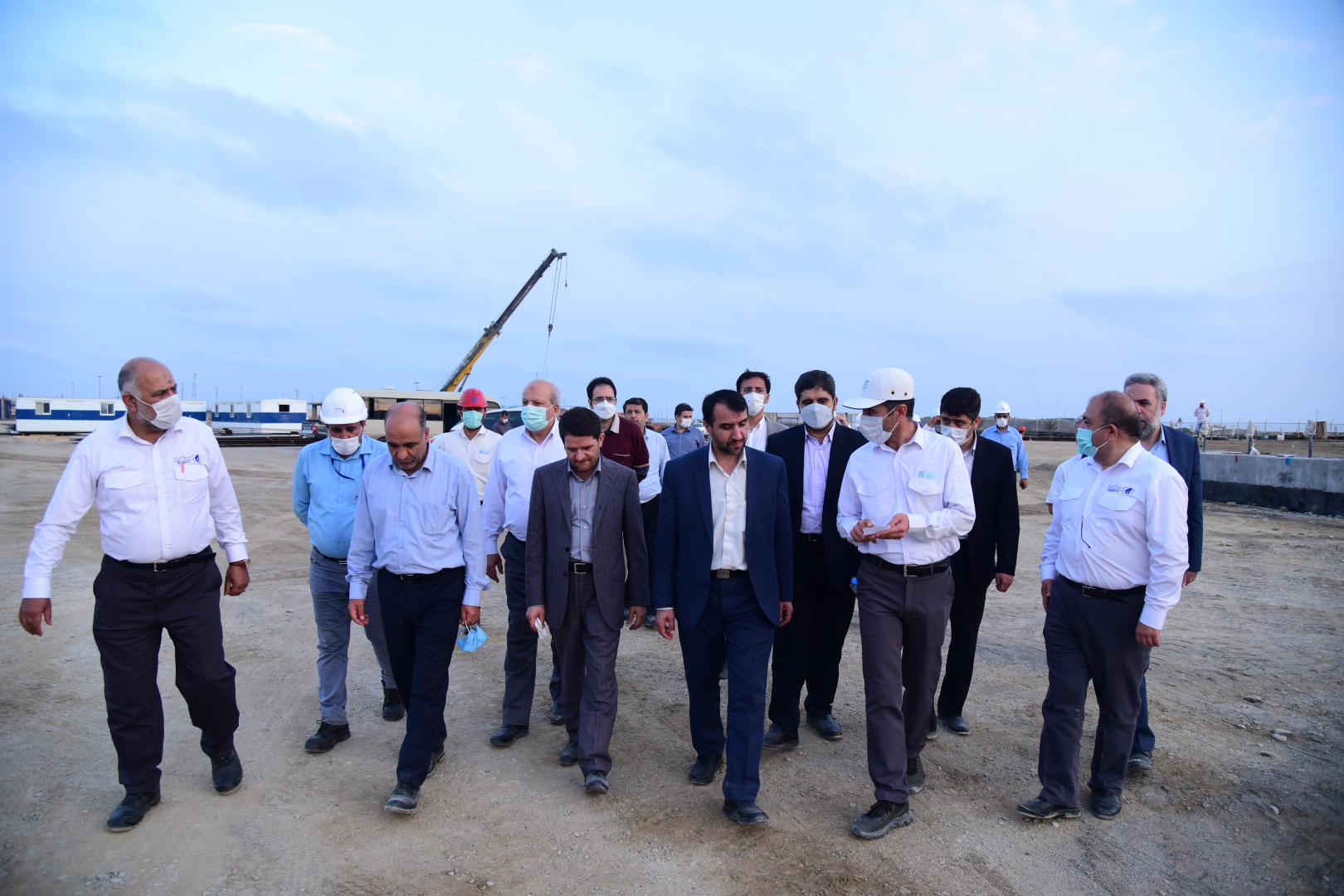 معاون وزیر نفت و مدیرعامل شرکت ملی صنایع پتروشیمی با سفر به چابهار از شهرک پتروشیمی مکران بازدید کرد 10