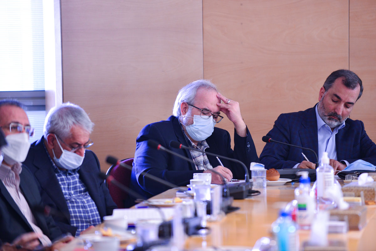 نشست هم اندیشی مدیران عامل هلدینگ های پتروشیمی با مدیران ارشد صنعت نفت به میزبانی شرکت ملی صنایع پتروشیمی 12