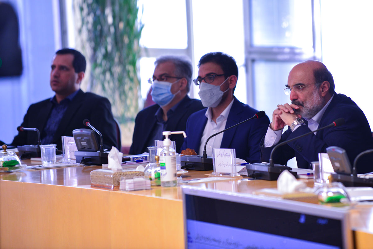 نشست هم اندیشی مدیران عامل هلدینگ های پتروشیمی با مدیران ارشد صنعت نفت به میزبانی شرکت ملی صنایع پتروشیمی 13