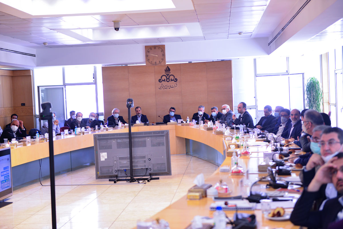 نشست هم اندیشی مدیران عامل هلدینگ های پتروشیمی با مدیران ارشد صنعت نفت به میزبانی شرکت ملی صنایع پتروشیمی 14