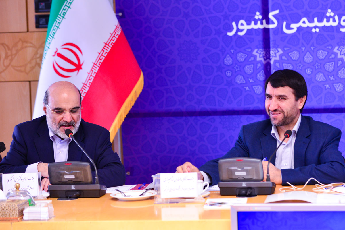 نشست هم اندیشی مدیران عامل هلدینگ های پتروشیمی با مدیران ارشد صنعت نفت به میزبانی شرکت ملی صنایع پتروشیمی 15