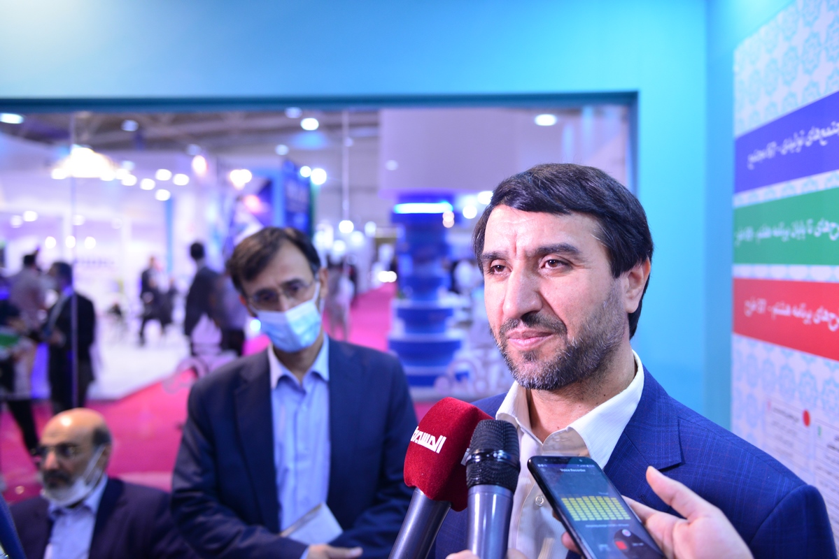 بازدید معاون وزیر نفت و مدیرعامل شرکت ملی صنایع پتروشیمی از بیست و ششمین نمایشگاه بین المللی صنعت نفت 9