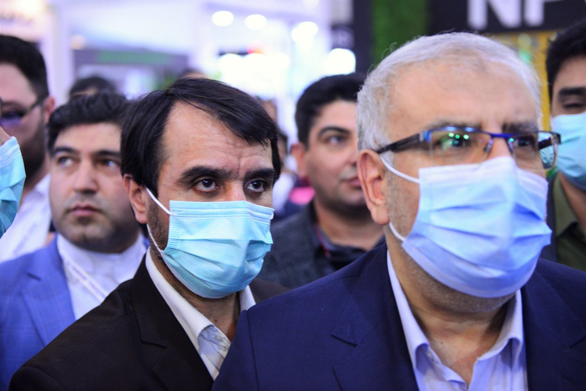 بازدید وزیر نفت از صنعت پتروشیمی در بیست‌وششمین نمایشگاه بین‌المللی نفت 10