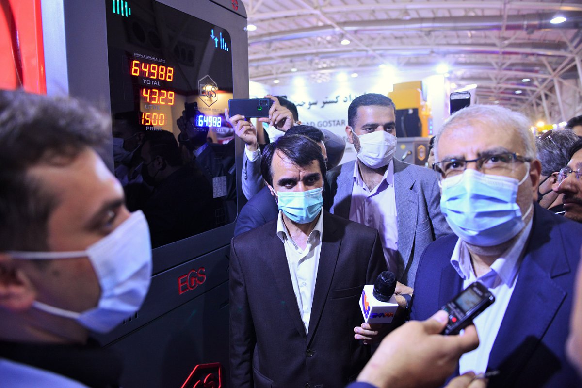 بازدید وزیر نفت از صنعت پتروشیمی در بیست‌وششمین نمایشگاه بین‌المللی نفت 12