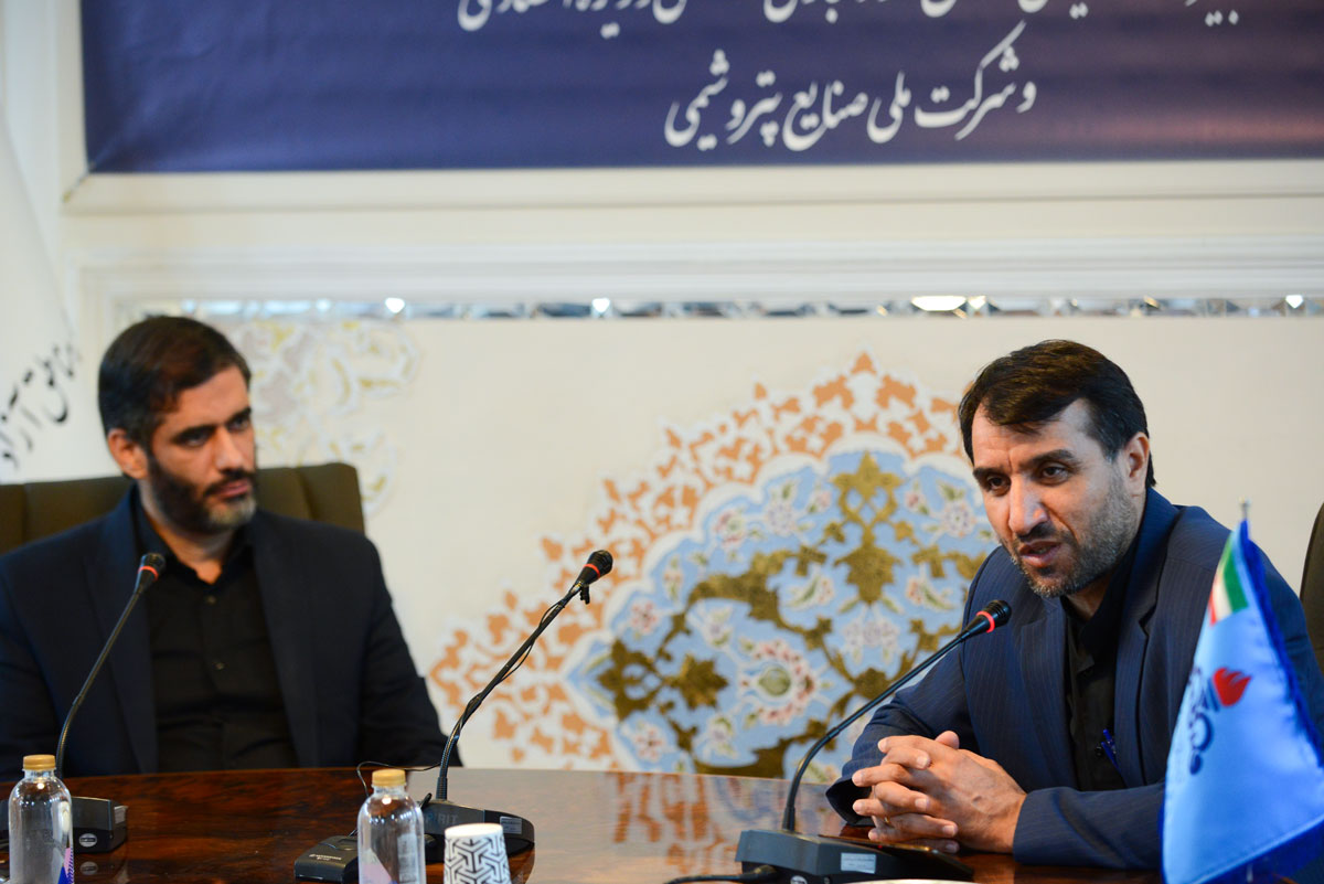 مراسم امضای تفاهم نامه همکاری میان شرکت ملی صنایع پتروشیمی و شورای عالی مناطق آزاد