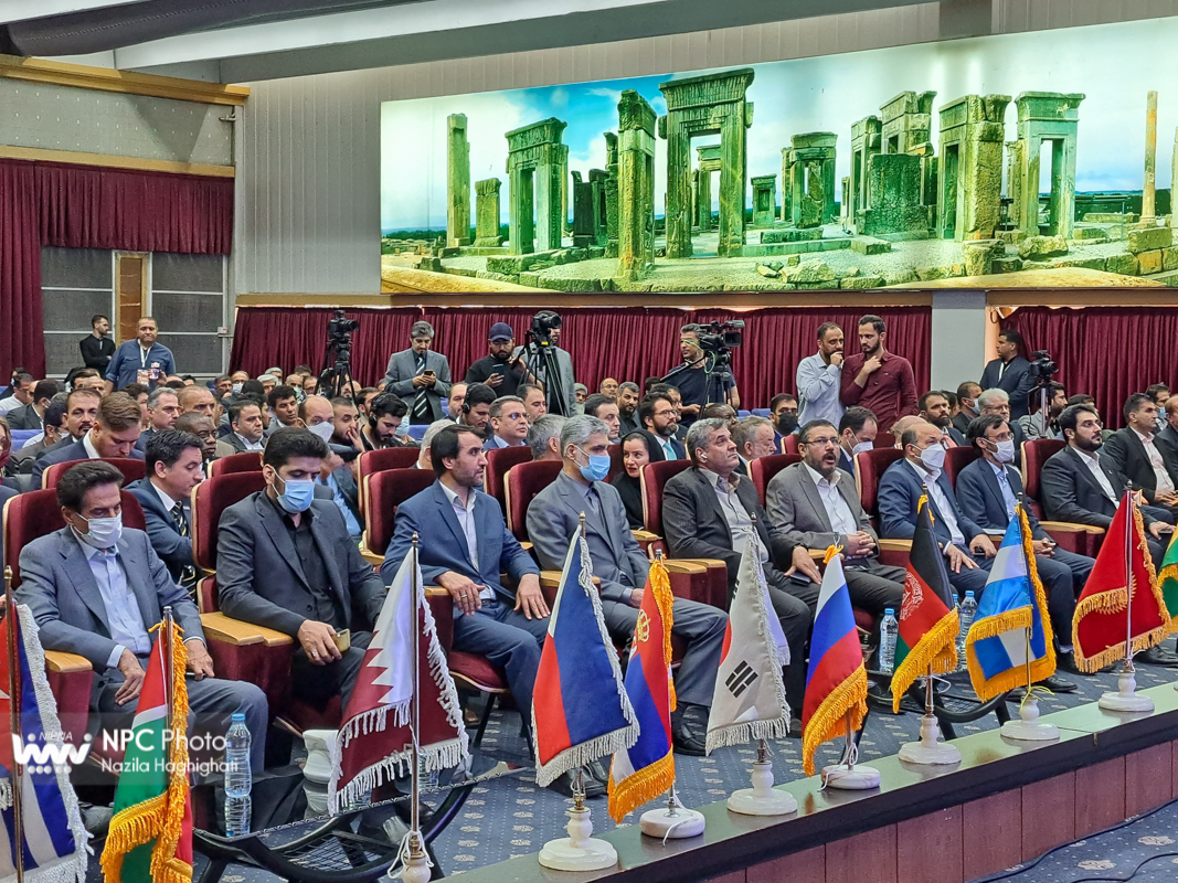 آیین گشایش شانزدهمین نمایشگاه بین‌المللی ایران‌پلاست 2