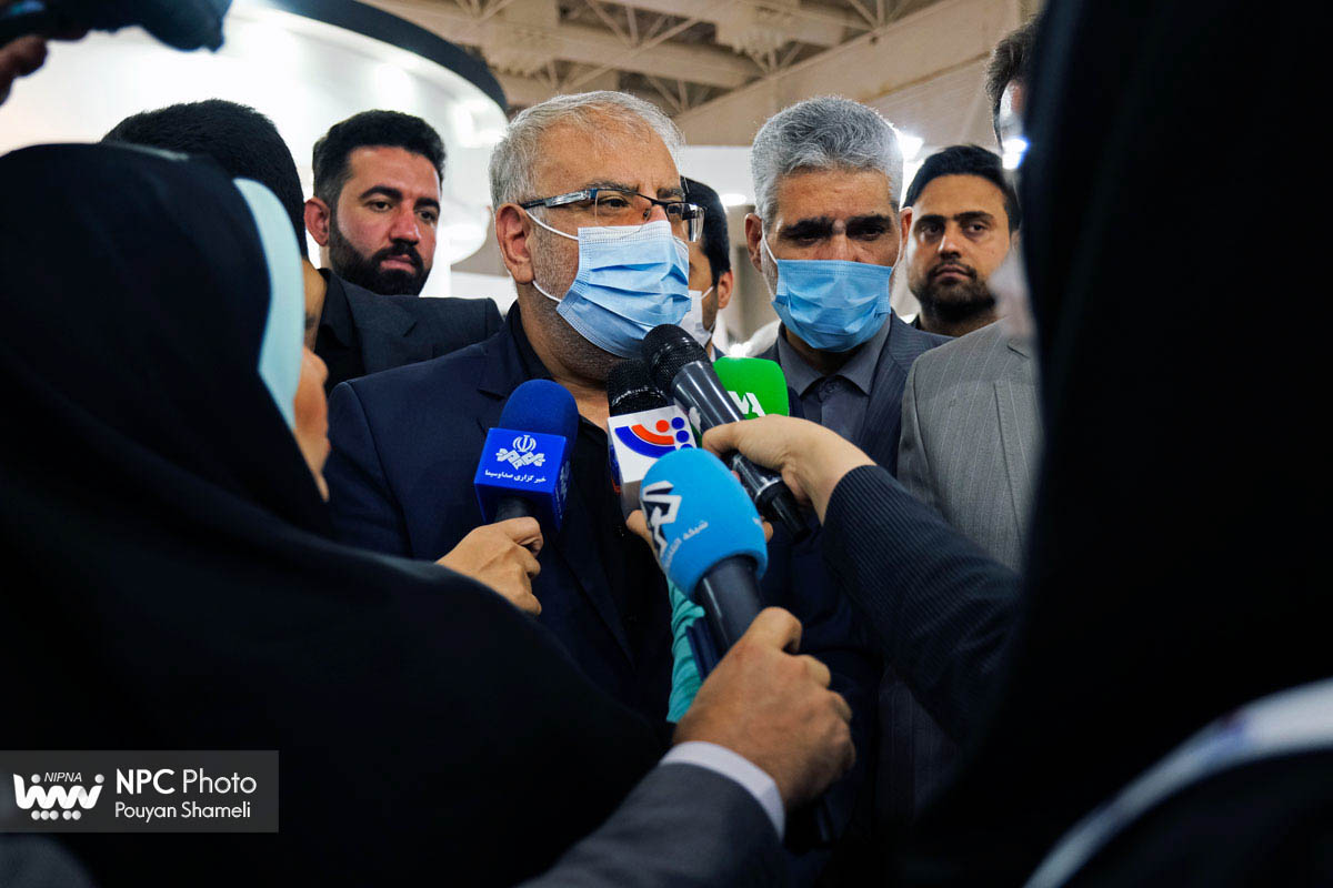 بازدید وزیر نفت از شانزدهمین نمایشگاه بین‌المللی ایران‌پلاست 17