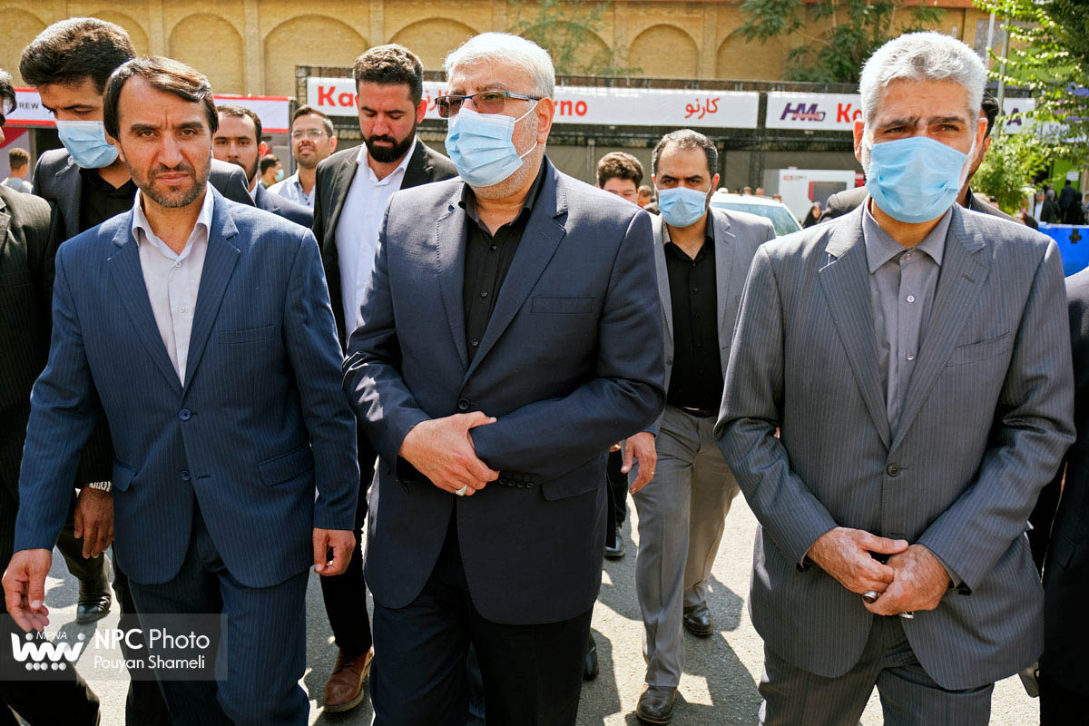 بازدید وزیر نفت از شانزدهمین نمایشگاه بین‌المللی ایران‌پلاست 18