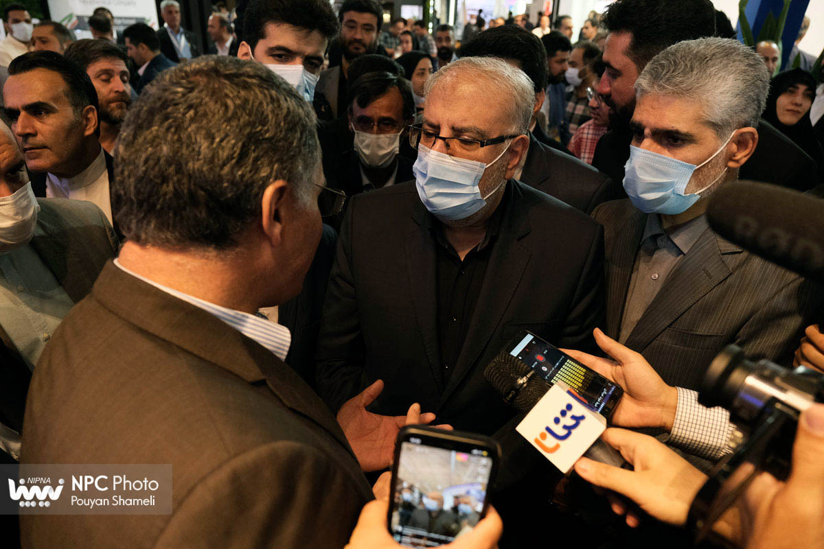 بازدید وزیر نفت از شانزدهمین نمایشگاه بین‌المللی ایران‌پلاست 20