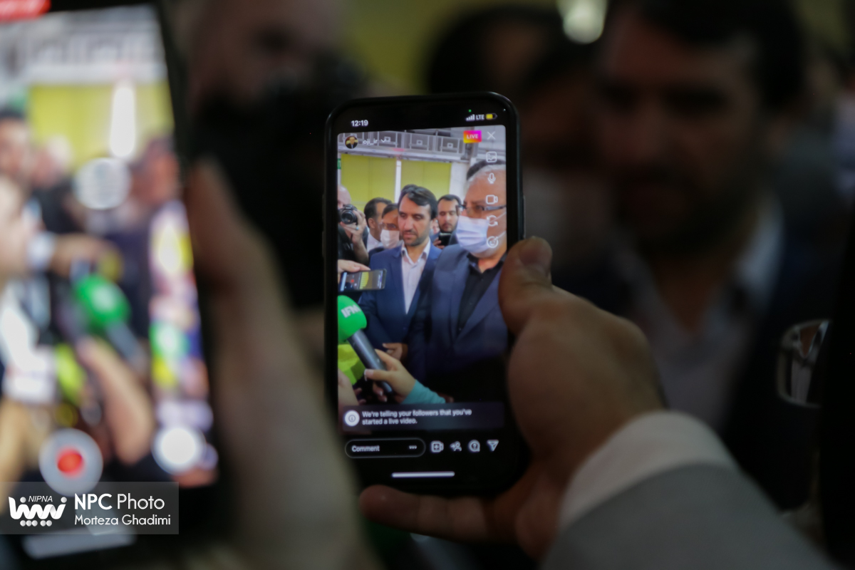 بازدید وزیر نفت از شانزدهمین نمایشگاه بین‌المللی ایران‌پلاست (2) 7