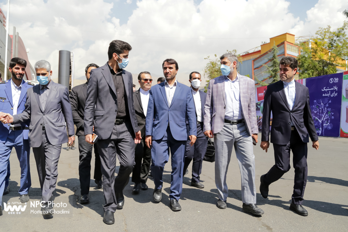 بازدید معاون وزیر نفت و مدیرعامل شرکت ملی صنایع پتروشیمی از شانزدهمین نمایشگاه بین‌المللی ایران‌پلاست (3) 7