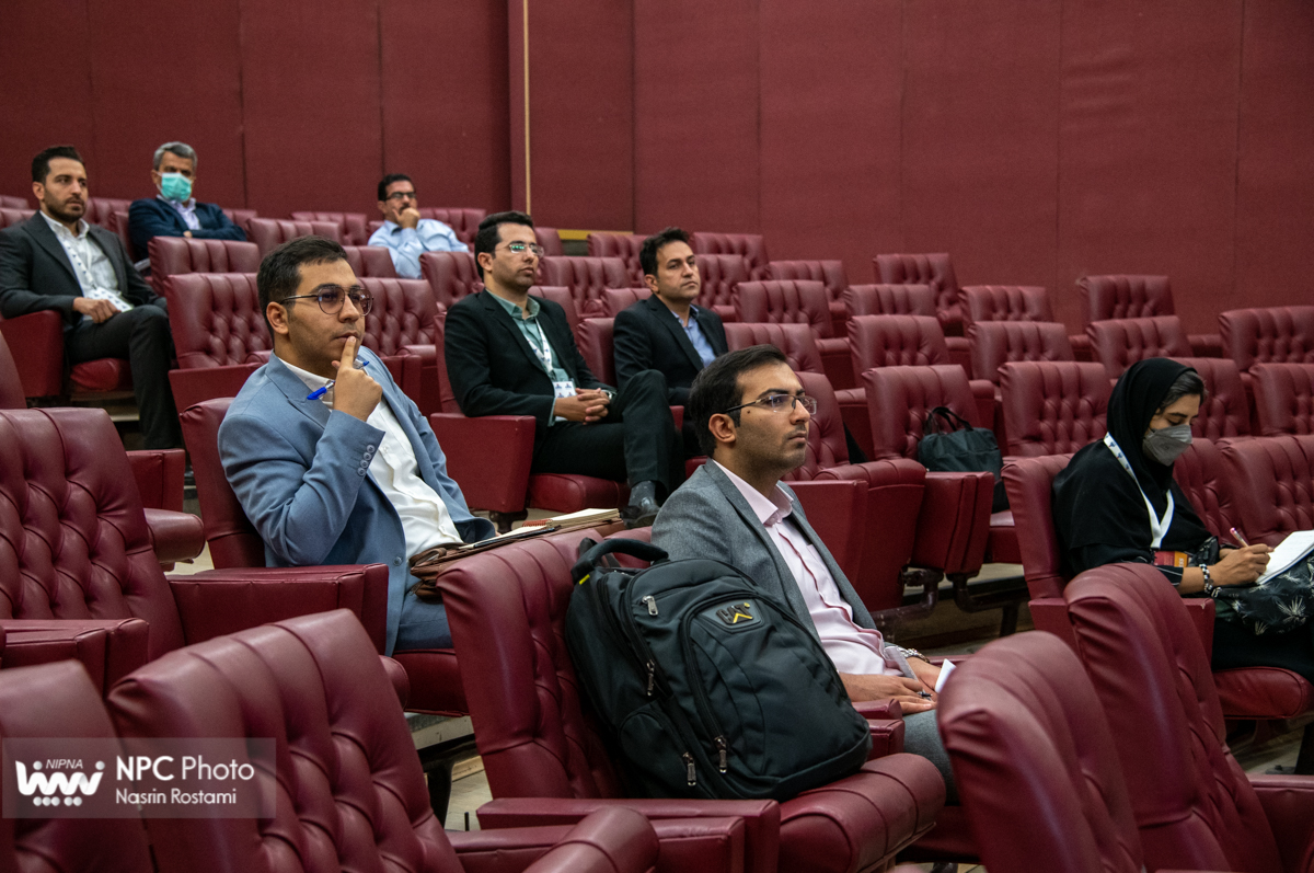 نشست تخصصی توسعه متوازن صنایع صنایع پایین دستی پتروشیمی با رویکرد زنجیره ارزش 9