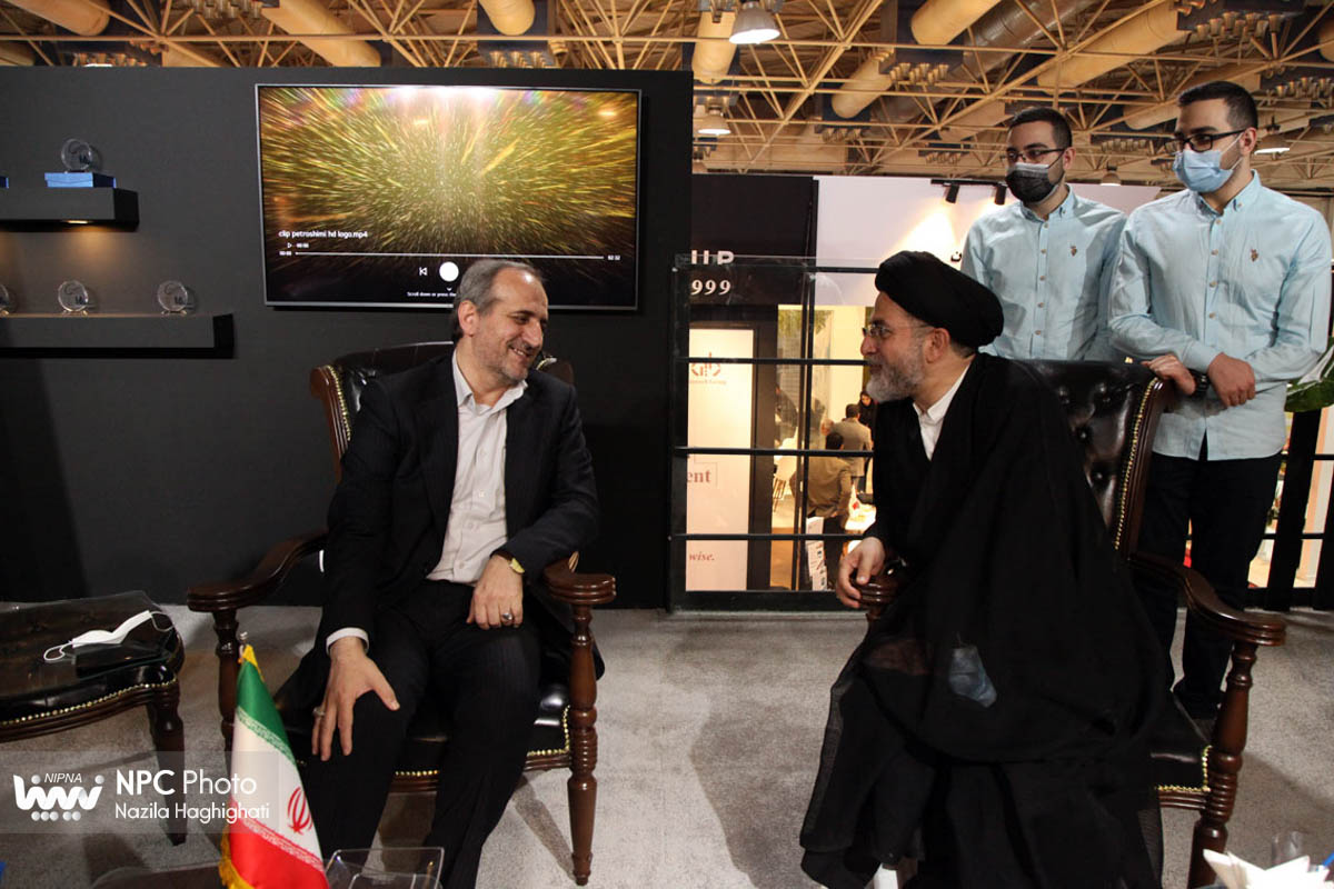 بازدید مدیرعامل شرکت ملی گاز از شانزدهمین نمایشگاه بین المللی ایران پلاست 12