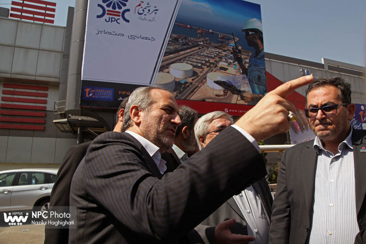 بازدید مدیرعامل شرکت ملی گاز از شانزدهمین نمایشگاه بین المللی ایران پلاست 18