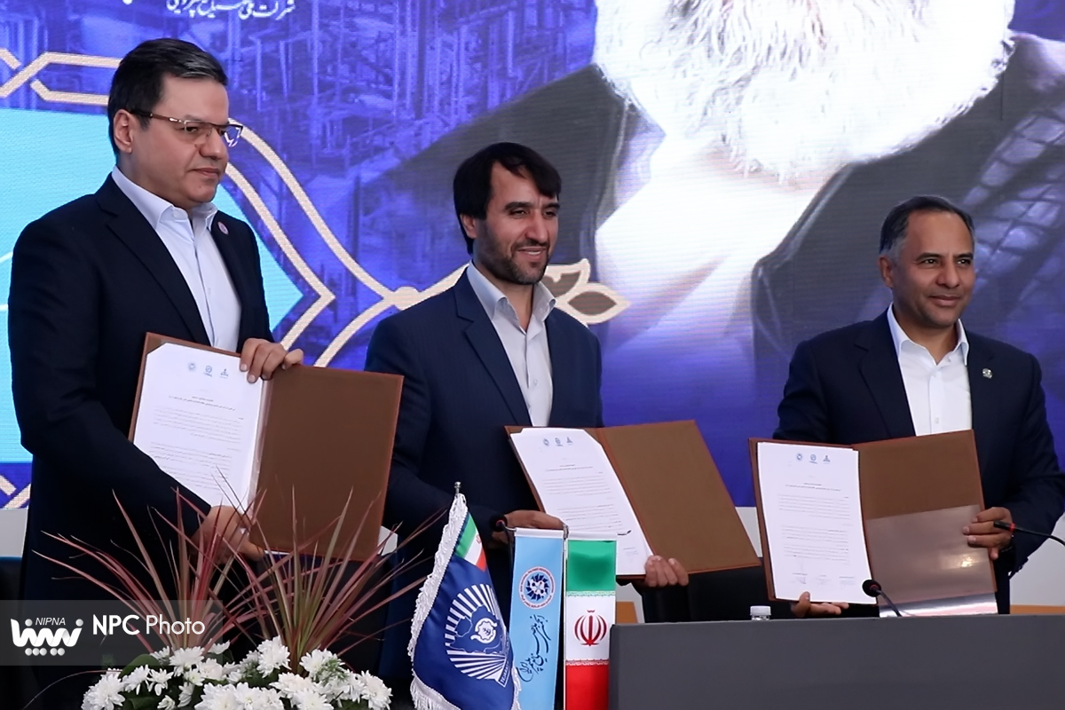 امضا یک تفاهم‌نامه همکاری با سازمان صنایع کوچک و شهرک‌های صنعتی و یک تفاهم‌نامه سه‌جانبه با بانک تجارت و انجمن ملی صنایع پلمیرایران در حاشیه شانزدهمین نمایشگاه بین‌المللی ایران پلاست 8