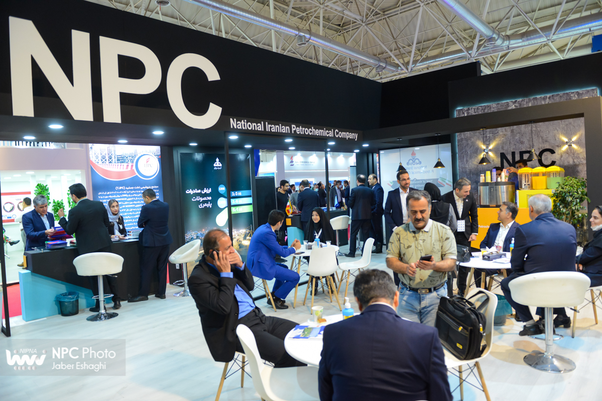 غرفه شرکت ملی صنایع پتروشیمی در دومین روز از شانزدهمین نمایشگاه بین المللی ایران پلاست 14