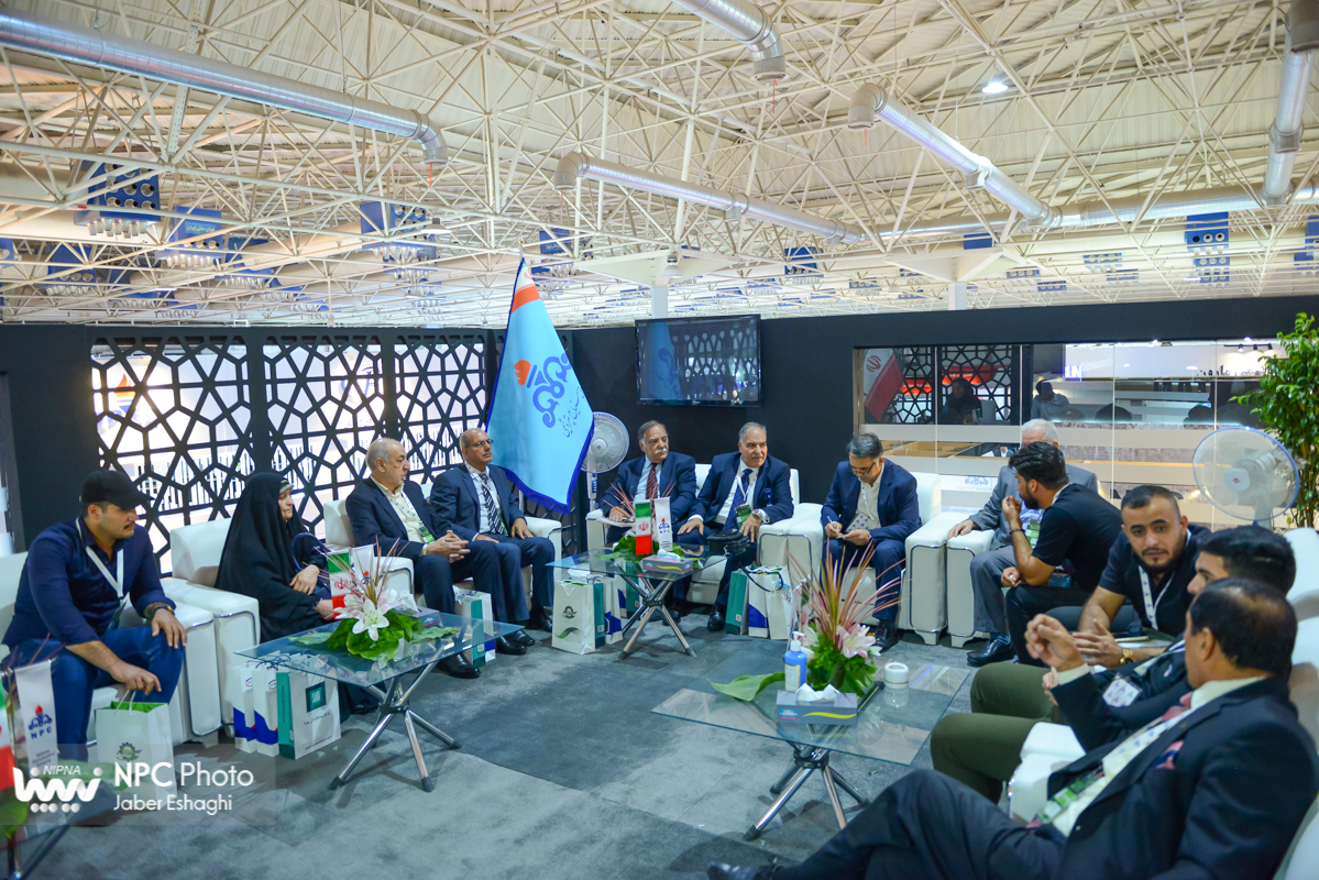 غرفه شرکت ملی صنایع پتروشیمی در دومین روز از شانزدهمین نمایشگاه بین المللی ایران پلاست 21