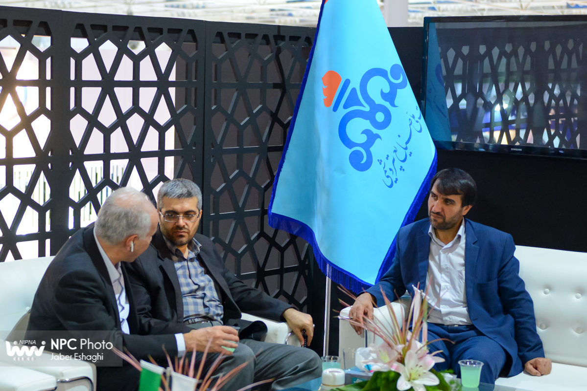 غرفه شرکت ملی صنایع پتروشیمی در دومین روز از شانزدهمین نمایشگاه بین المللی ایران پلاست 25