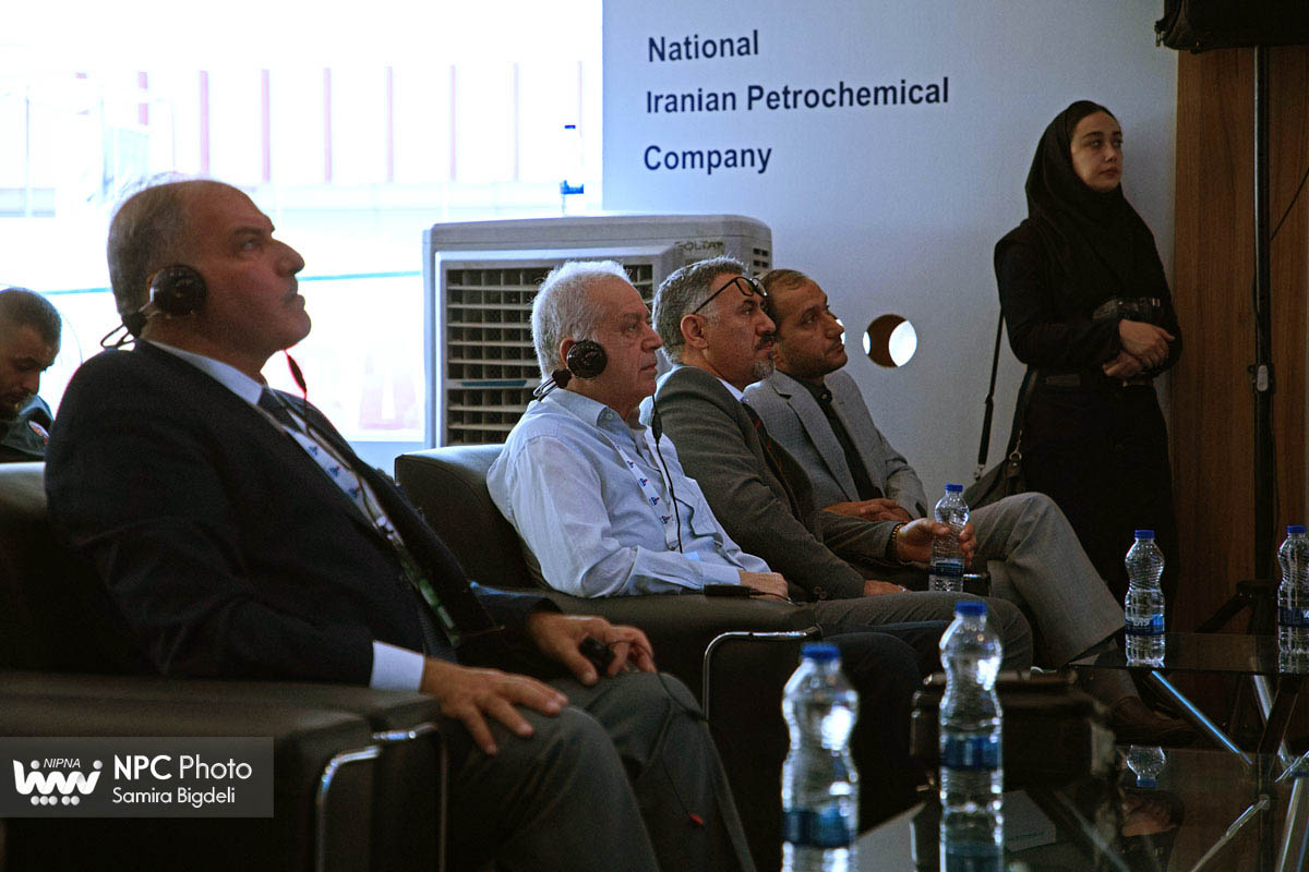 اولین نشست تجاری پتروشیمی در حاشیه شانزدهمین نمایشگاه بین المللی ایران پلاست 13