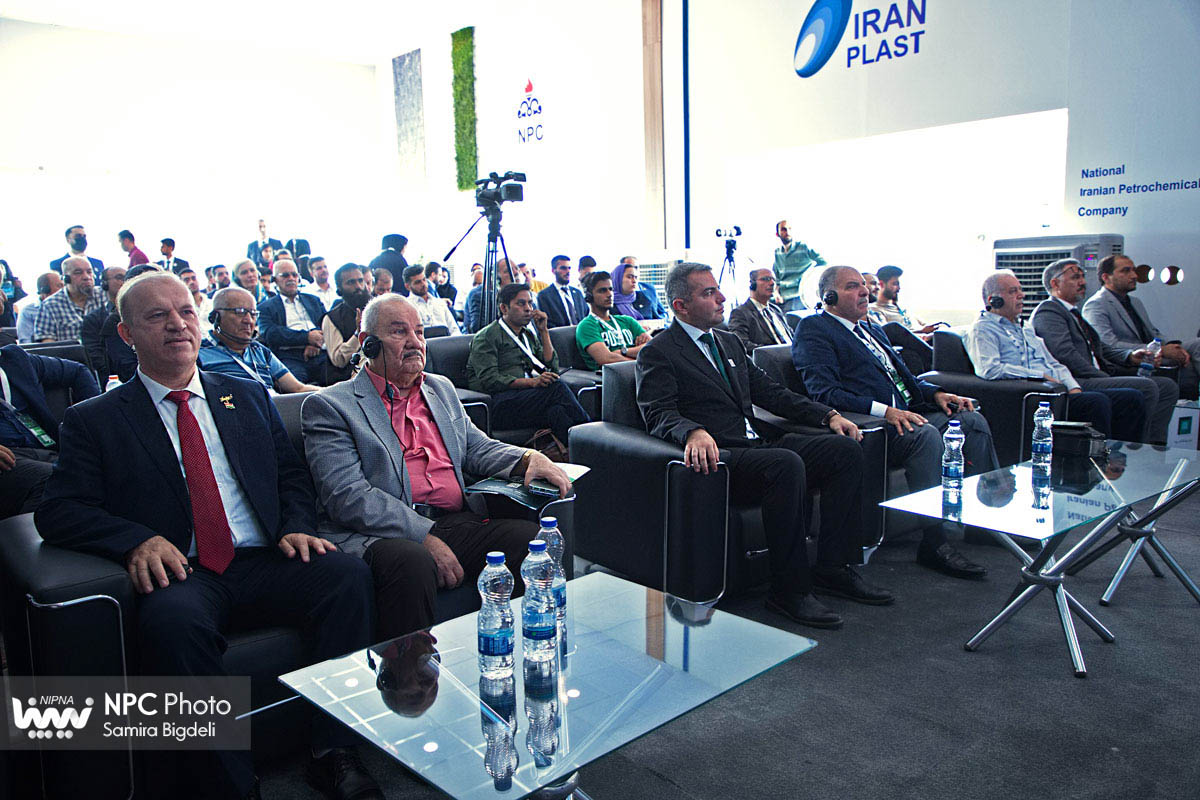 اولین نشست تجاری پتروشیمی در حاشیه شانزدهمین نمایشگاه بین المللی ایران پلاست 14