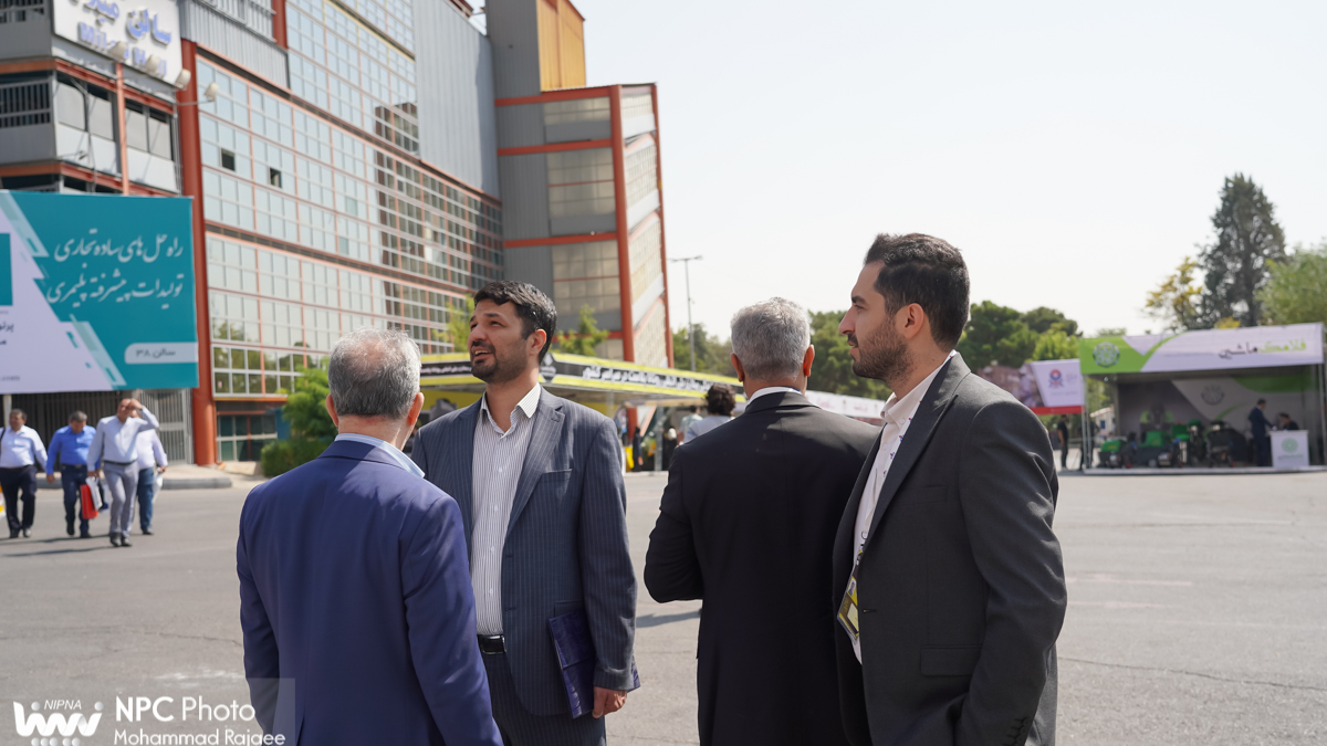 بازدید مدیر توسعه صنایع پایین دستی پتروشیمی از شانزدهمین نمایشگاه بین المللی ایران پلاست 1