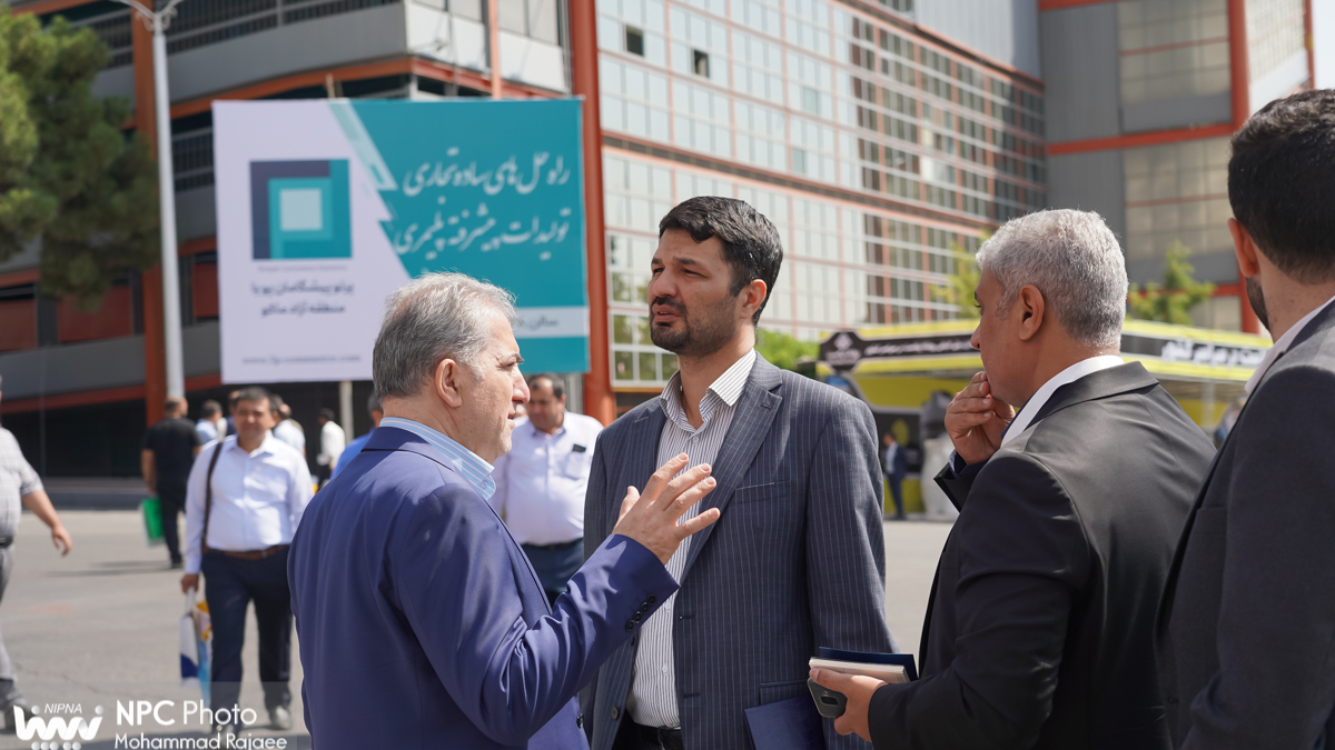 بازدید مدیر توسعه صنایع پایین دستی پتروشیمی از شانزدهمین نمایشگاه بین المللی ایران پلاست 2