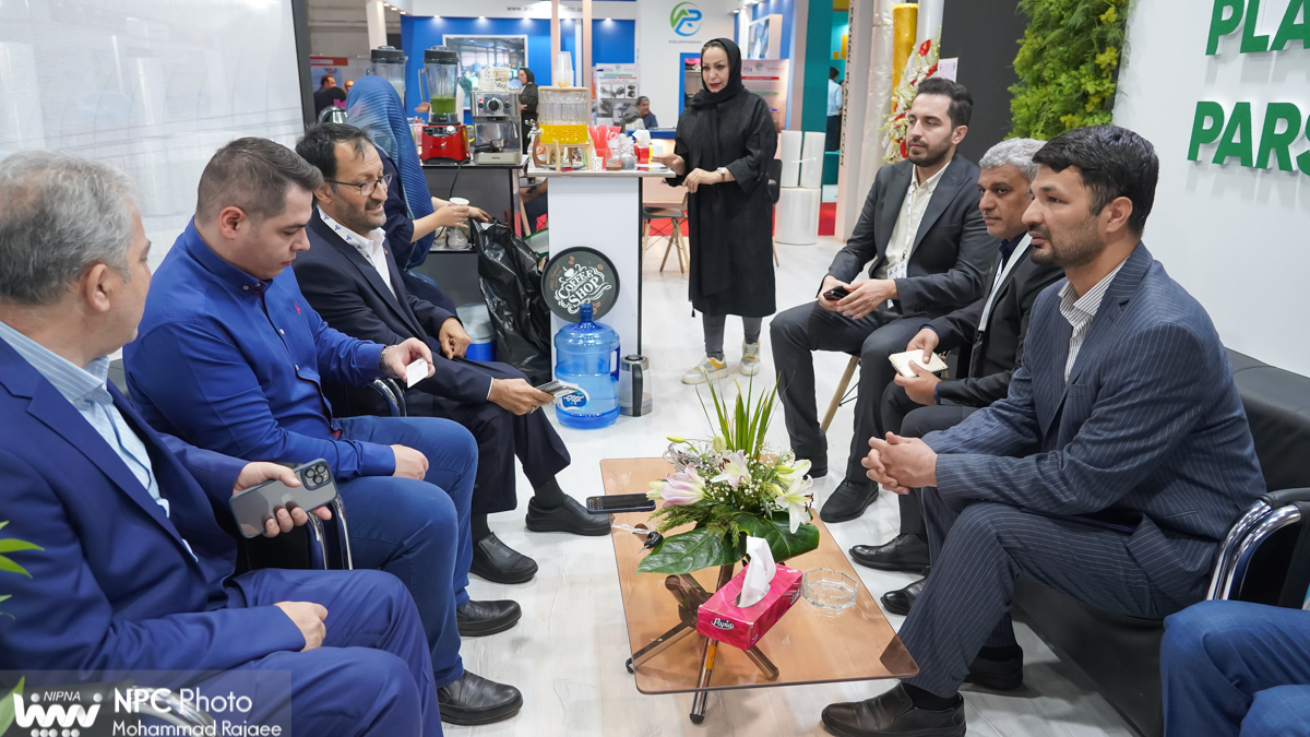 بازدید مدیر توسعه صنایع پایین دستی پتروشیمی از شانزدهمین نمایشگاه بین المللی ایران پلاست 3