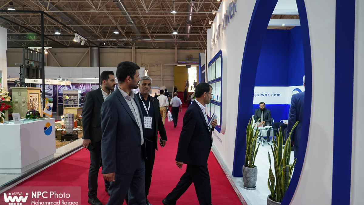 بازدید مدیر توسعه صنایع پایین دستی پتروشیمی از شانزدهمین نمایشگاه بین المللی ایران پلاست 5