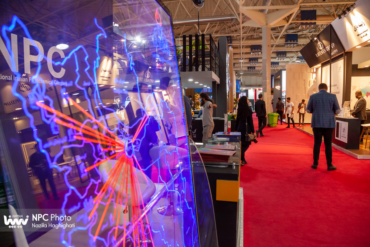 غرفه شرکت ملی صنایع پتروشیمی در سومین روز از شانزدهمین نمایشگاه بین المللی ایران پلاست 8
