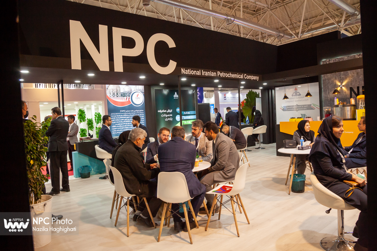 غرفه شرکت ملی صنایع پتروشیمی در سومین روز از شانزدهمین نمایشگاه بین المللی ایران پلاست 16