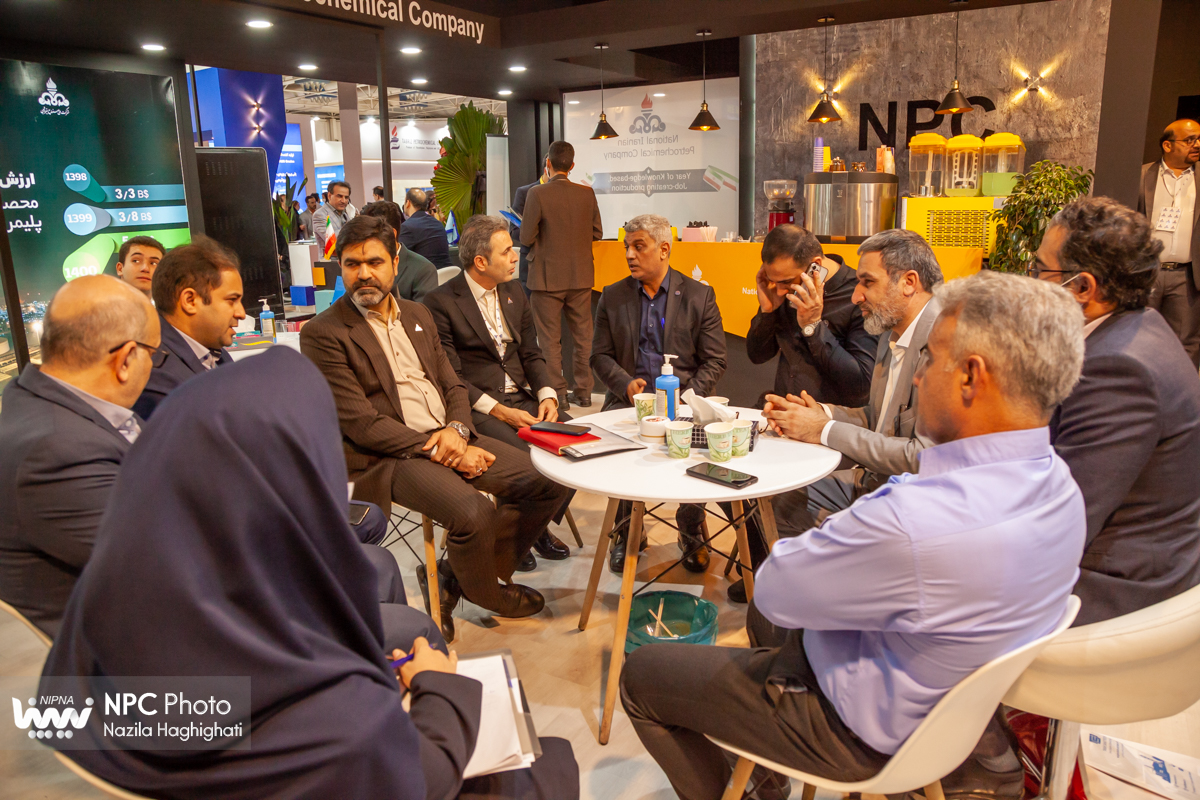 غرفه شرکت ملی صنایع پتروشیمی در سومین روز از شانزدهمین نمایشگاه بین المللی ایران پلاست 19