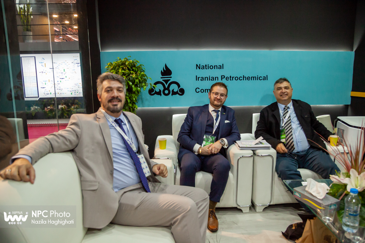 غرفه شرکت ملی صنایع پتروشیمی در سومین روز از شانزدهمین نمایشگاه بین المللی ایران پلاست 28