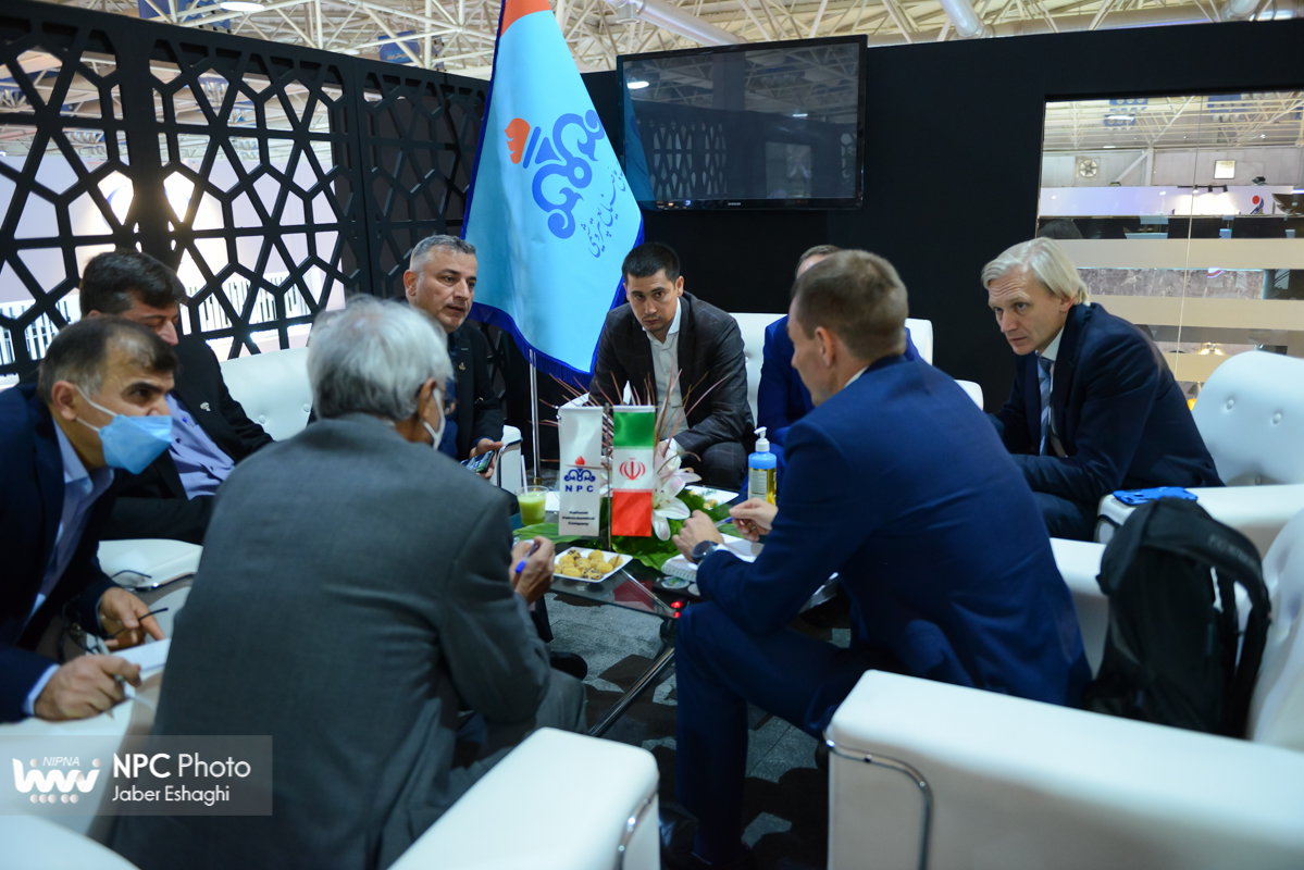 غرفه شرکت ملی صنایع پتروشیمی در سومین روز از شانزدهمین نمایشگاه بین المللی ایران پلاست (1) 13