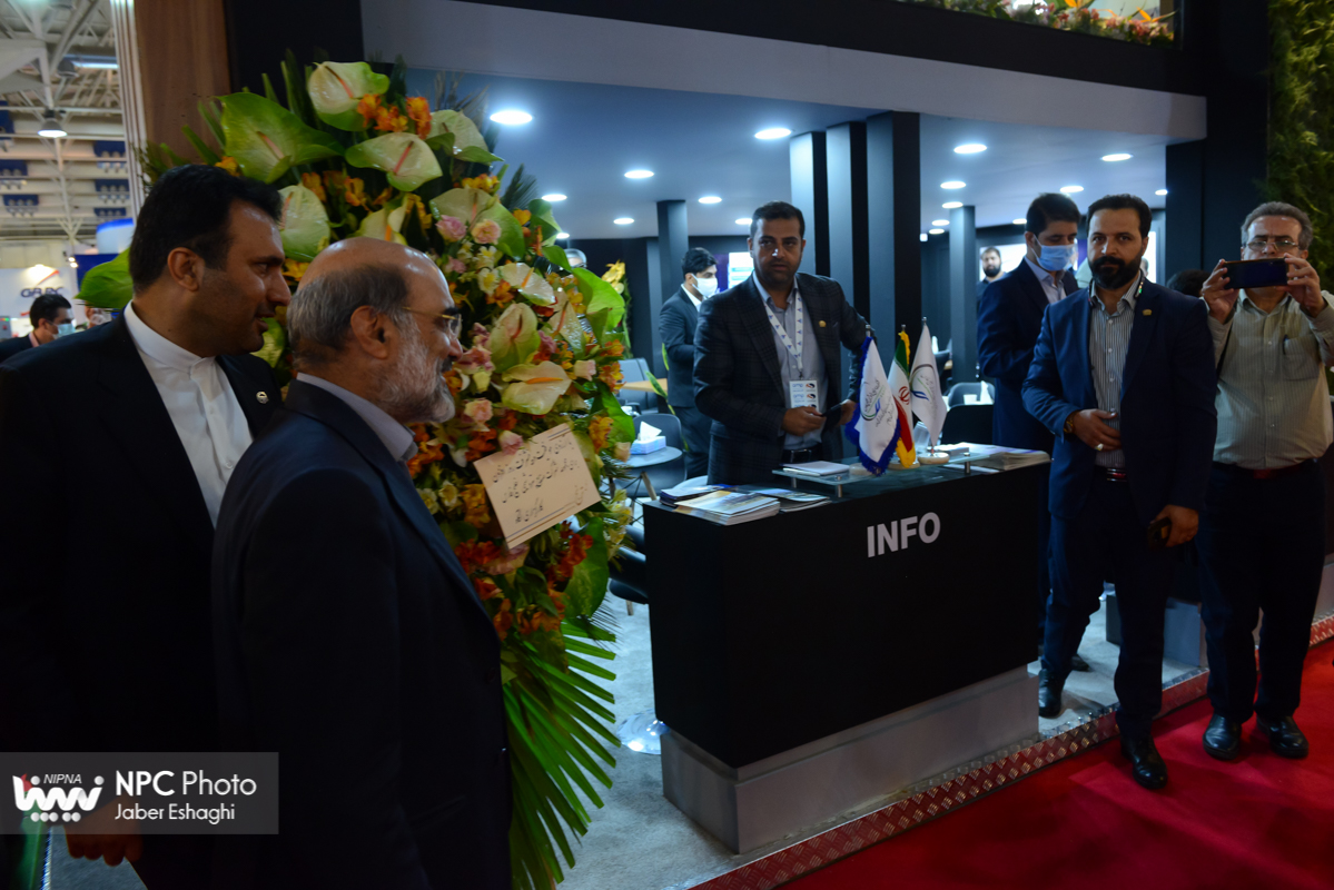 غرفه شرکت ملی صنایع پتروشیمی در سومین روز از شانزدهمین نمایشگاه بین المللی ایران پلاست (1) 15