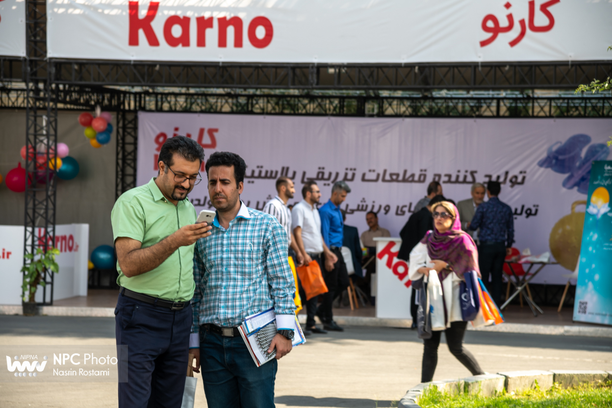 حاشیه های سومین روز از شانزدهمین نمایشگاه بین المللی ایران پلاست (1) 10