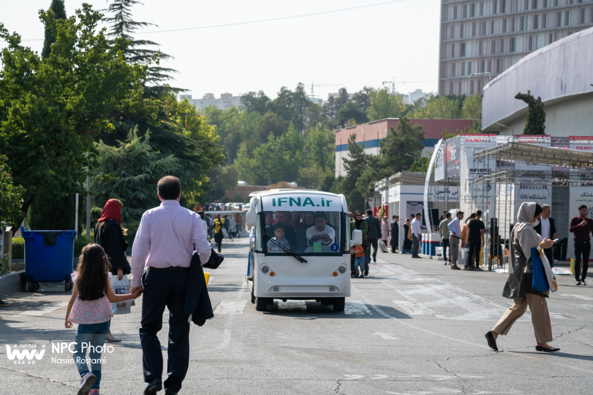 حاشیه های سومین روز از شانزدهمین نمایشگاه بین المللی ایران پلاست (1) 12