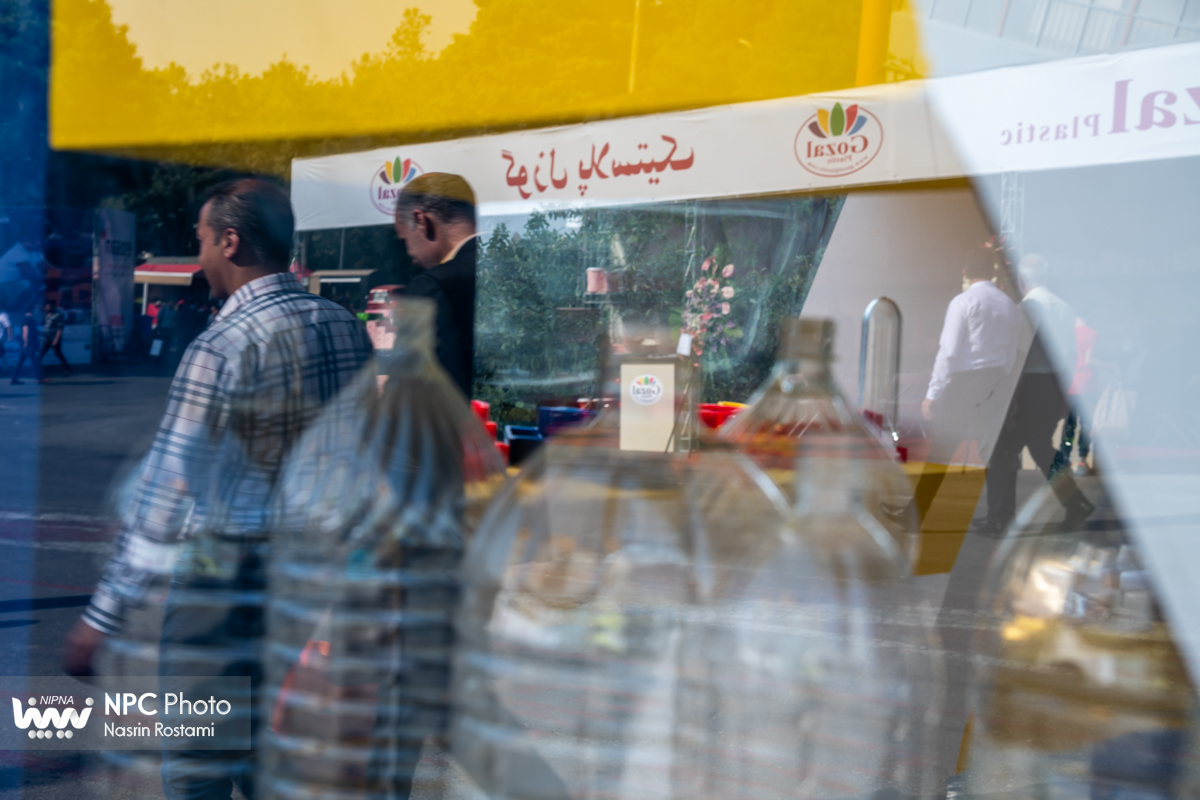 حاشیه های سومین روز از شانزدهمین نمایشگاه بین المللی ایران پلاست (1) 13