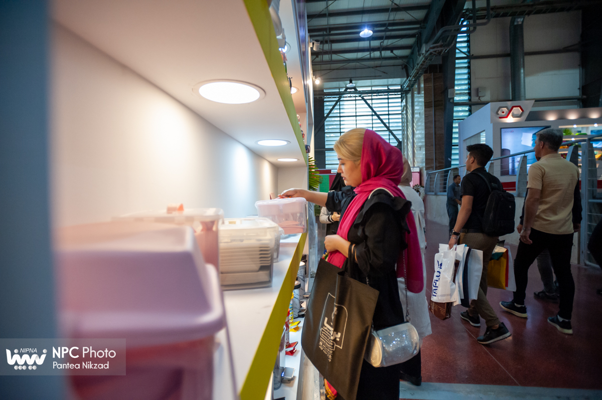 سالن 5 در سومین روز از شانزدهمین نمایشگاه بین المللی ایران پلاست  19