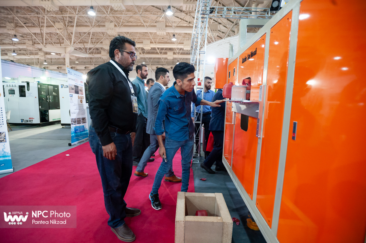 سالن 6 در سومین روز از شانزدهمین نمایشگاه بین المللی ایران پلاست  16