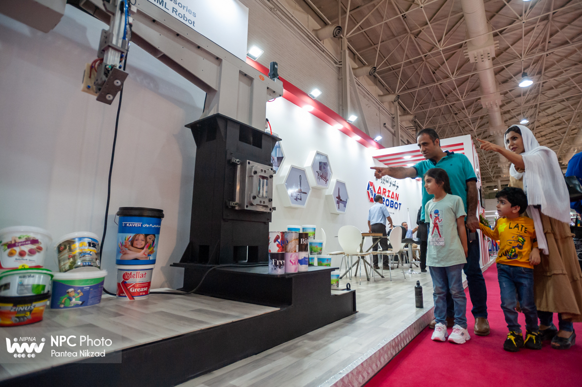 سالن 6 در سومین روز از شانزدهمین نمایشگاه بین المللی ایران پلاست  23