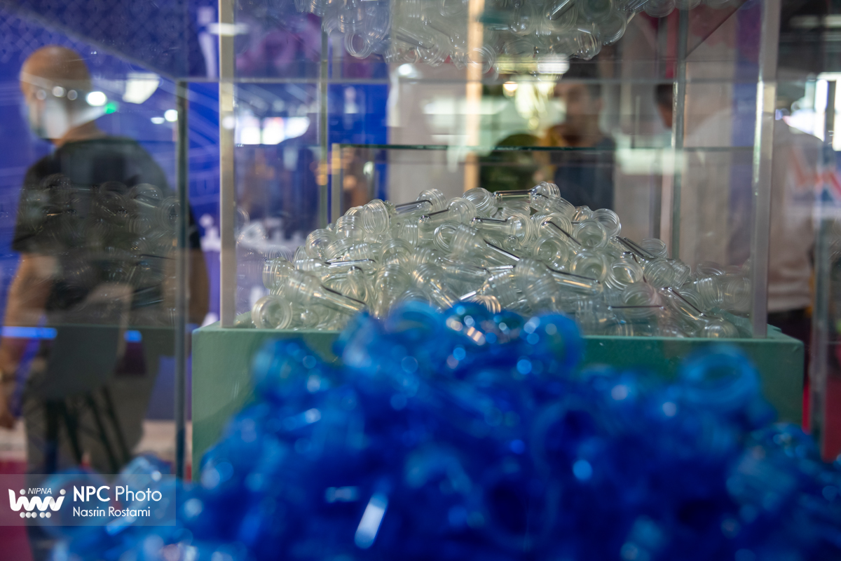 سالن میلاد در سومین روز از شانزدهمین نمایشگاه بین المللی ایران پلاست   22