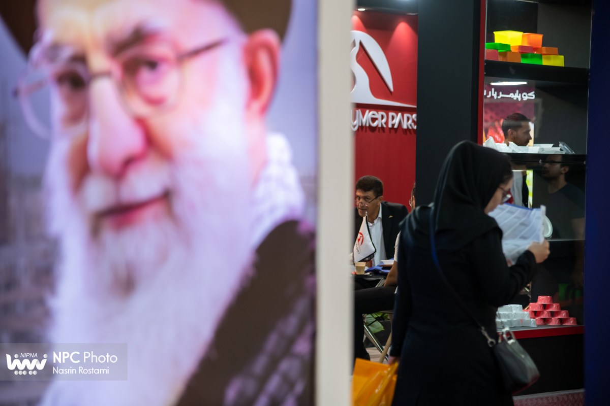 سالن میلاد در سومین روز از شانزدهمین نمایشگاه بین المللی ایران پلاست   24