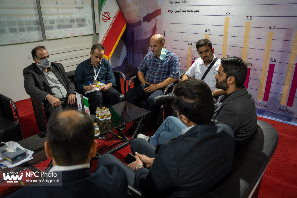 نشست مدیریت توسعه صنایع پایین دستی پتروشیمی در خصوص بررسی نیازمندی های صنعت خودرو  4