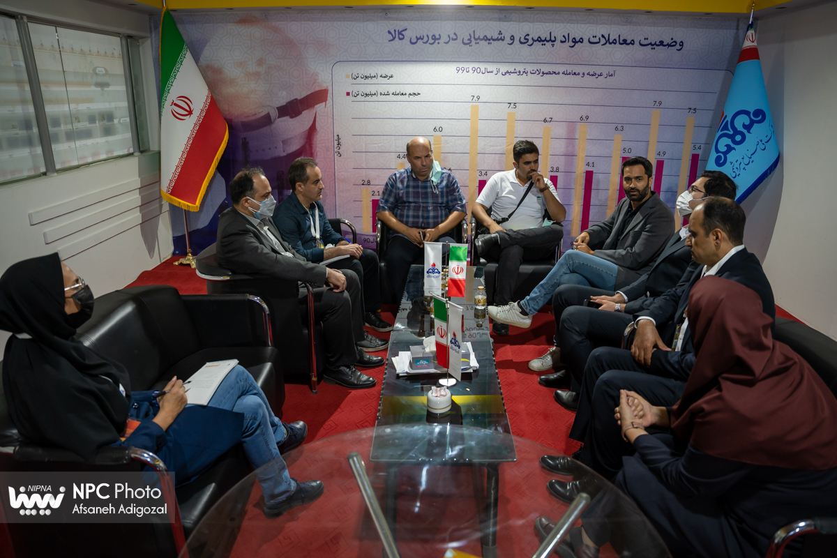 نشست مدیریت توسعه صنایع پایین دستی پتروشیمی در خصوص بررسی نیازمندی های صنعت خودرو  5