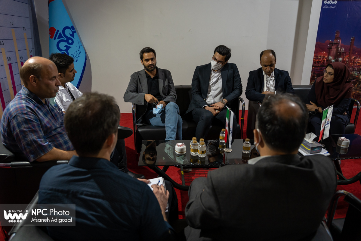 نشست مدیریت توسعه صنایع پایین دستی پتروشیمی در خصوص بررسی نیازمندی های صنعت خودرو  7